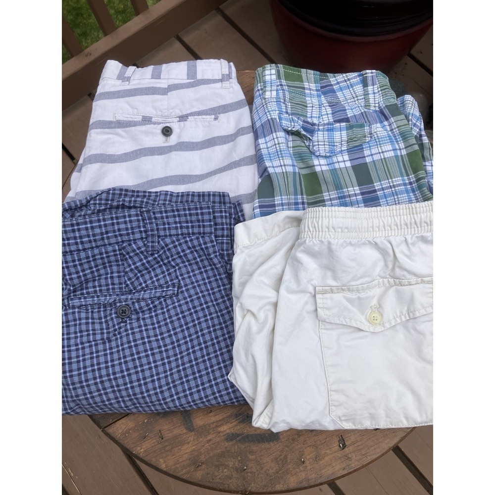 GAP Men's Shorts Lot of 4 Size 28 & 29 Size Small Plaid Y2K
